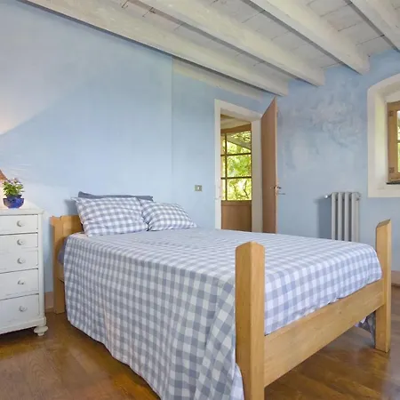 Valle Santa Sleeps 11 Wifi