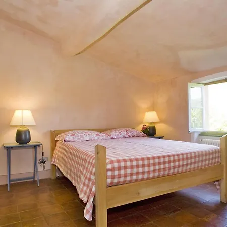 Valle Santa Sleeps 11 Wifi 레반토