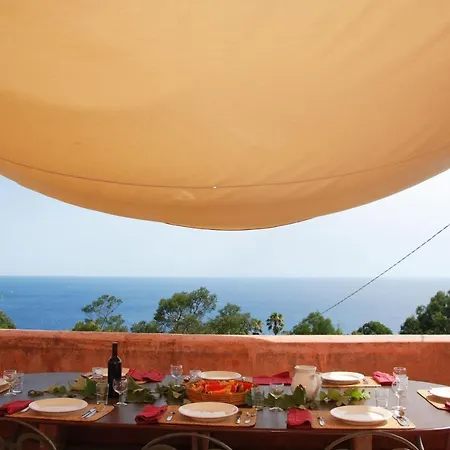 Valle Santa Sleeps 11 Wifi